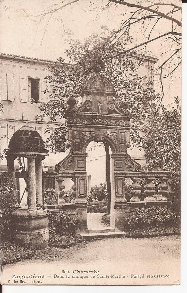 Old postcard 16 Angoulême in the Clinique de Sainte Marthe - Renaissance portal