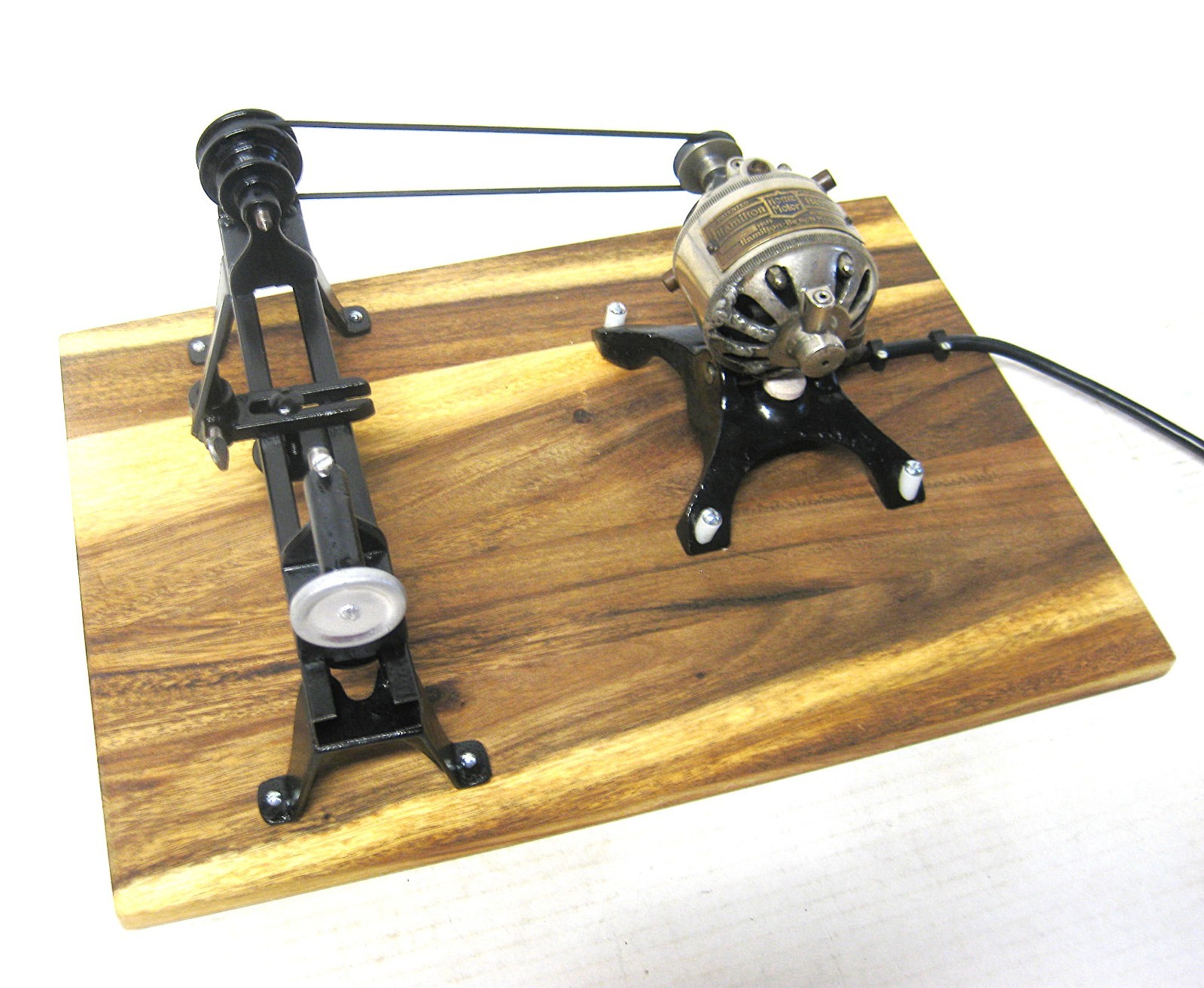 Miniature operating lathe from the 1920\'s