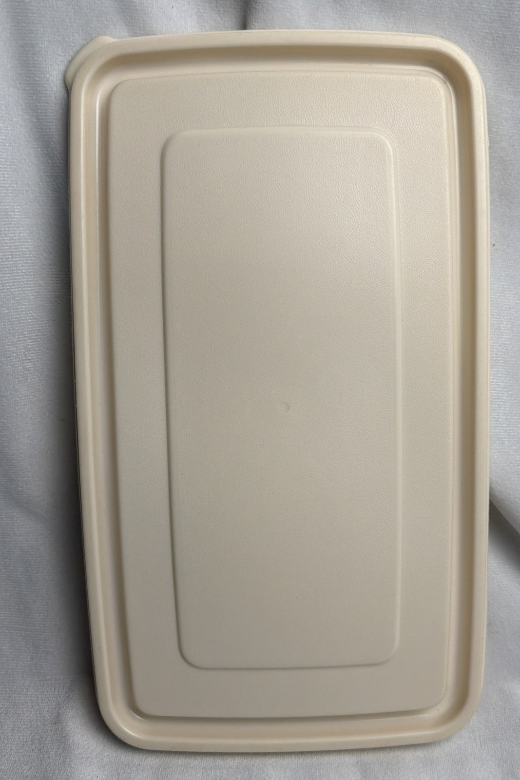 Rubbermaid Servin Saver Lid #9 Almond Beige Rectangle 0039 Replacement Lid Only