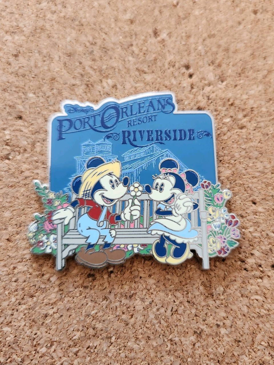 Disney Port Orleans Resort Riverside Mickey Mouse & Minnie Mouse on a Bench Pin