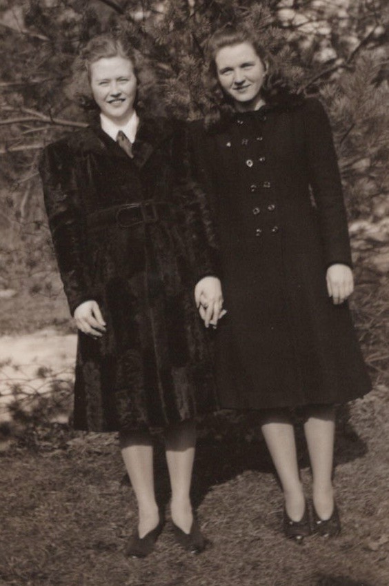 1940s Two Pretty Women Friends Sisters Smiling Portrait Dark Coats