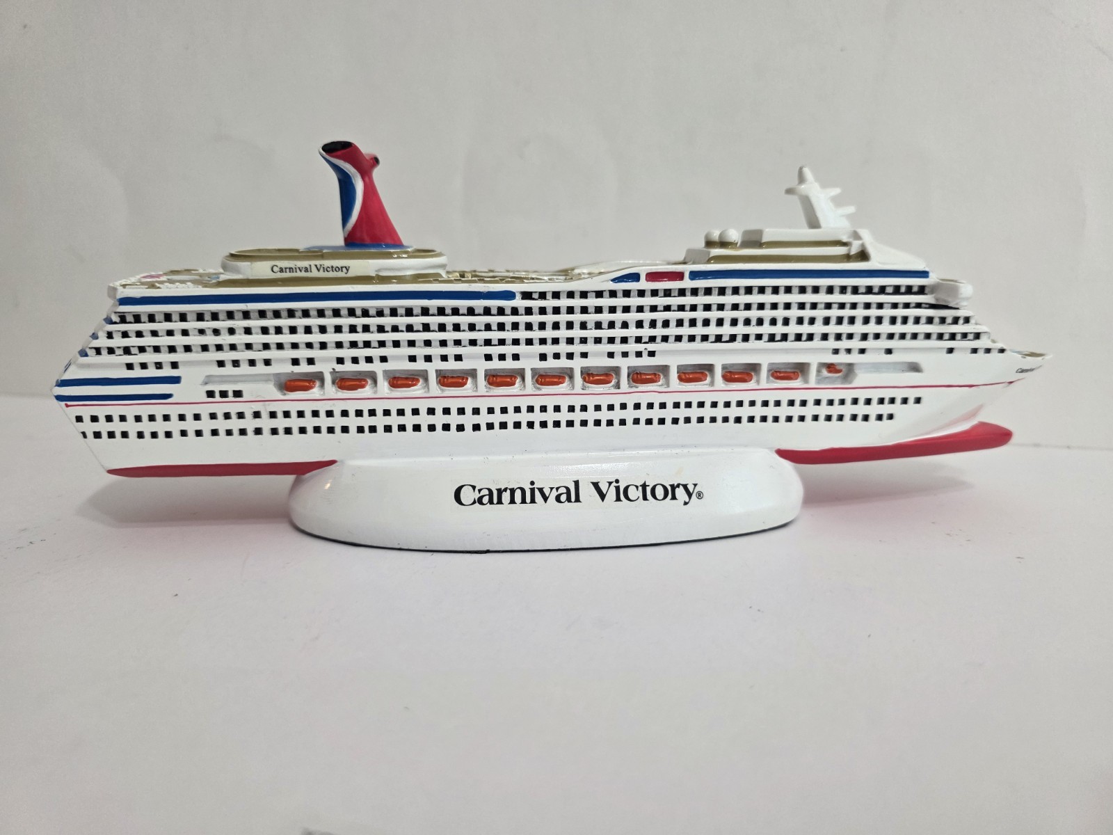 READ❗️ - CARNIVAL VICTORY CRUISE SHIP MODEL - CARNIVAL CRUISE LINE - RARE 🔥