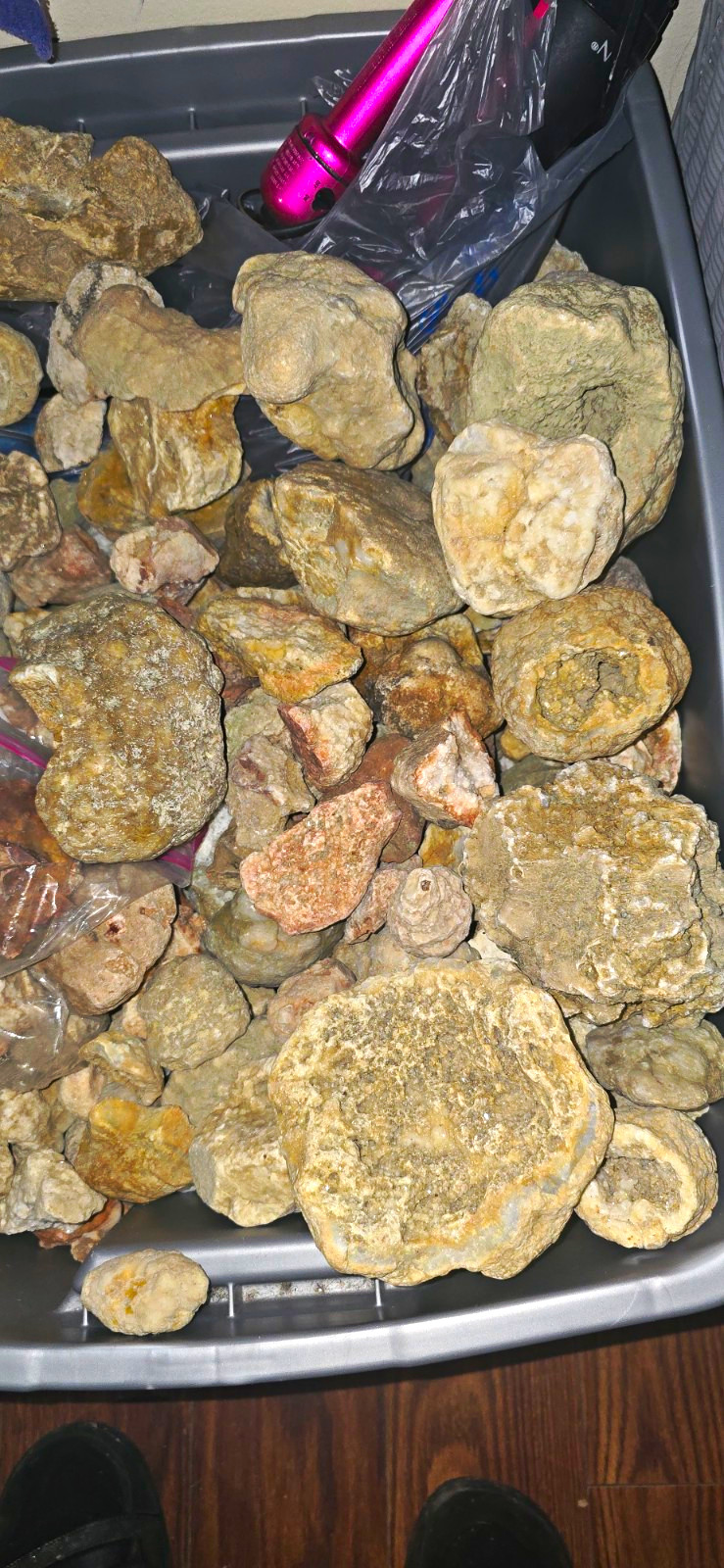 5 Lb Box Of Uncracked (Whole) Geodes Of All Sizes 5 Lb Box Of Uncracked (Whole) Geodes Of All Sizes