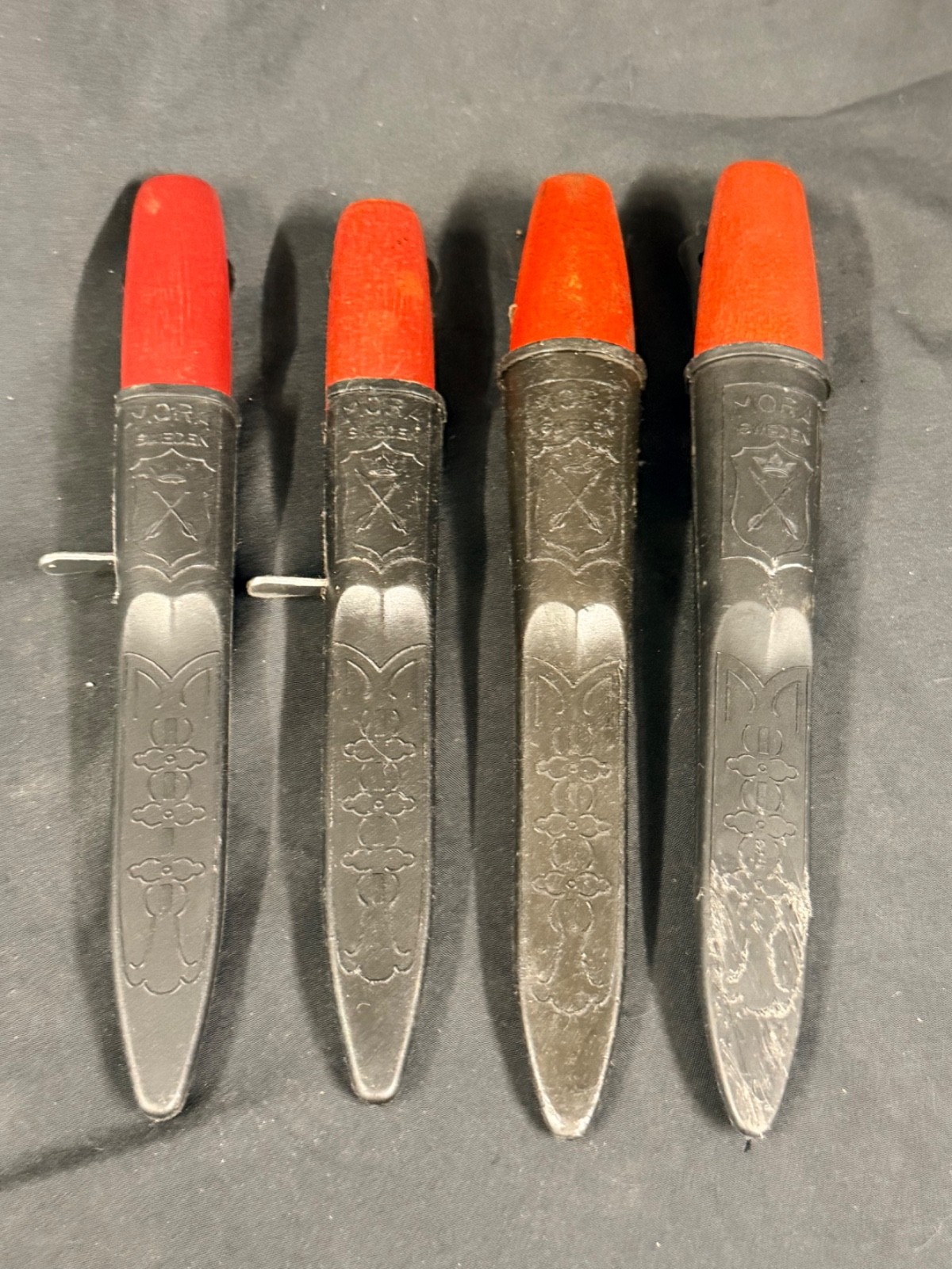 4 Vintage Frosts Mora Sweden Knives High Carbon Red Handles Sheaths Swedish