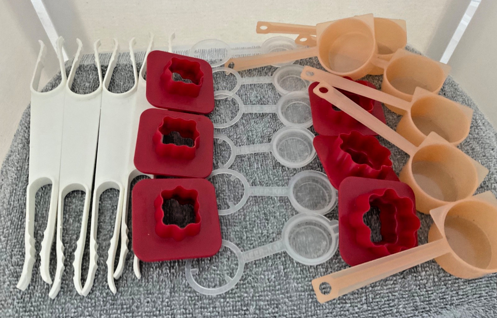 NOS Vintage Tupperware Lot of 22 UNUSED PARTY GIFTS RETRO KITCHEN