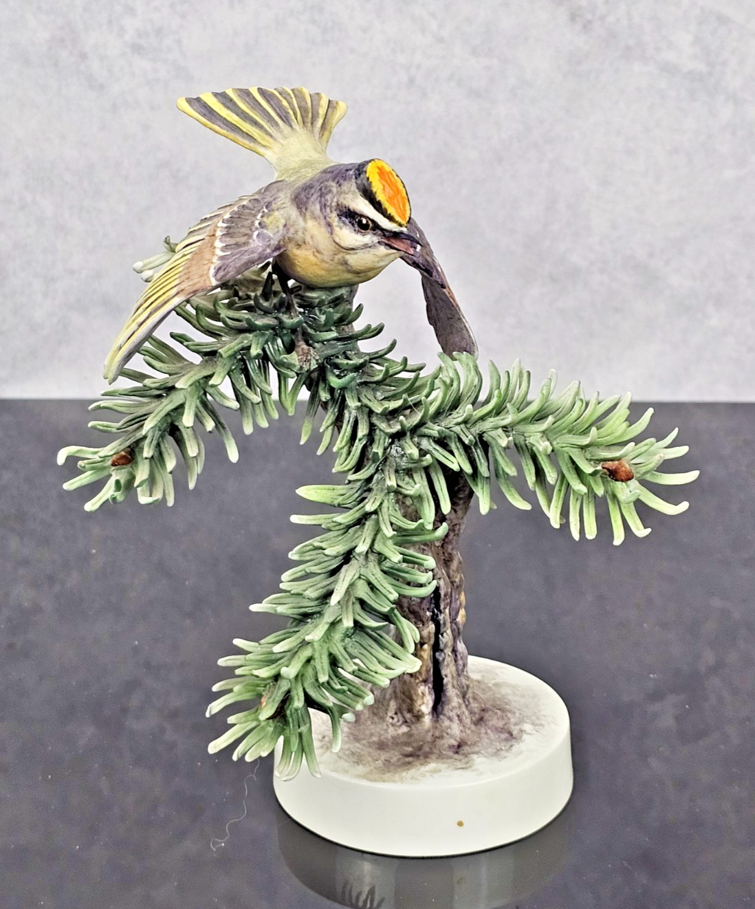 Royal Worcester Golden Crowned Kinglet Bone China Bird Figurine Dorothy Doughty