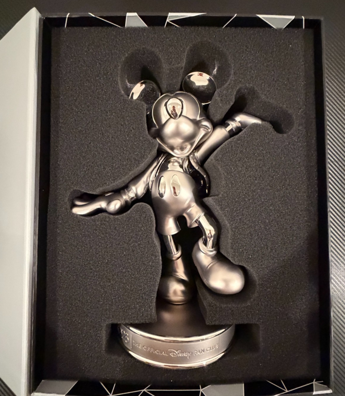 Disney D23 Mickey Mouse Leader of the Club Milestone Statue 2023 Gold Member
