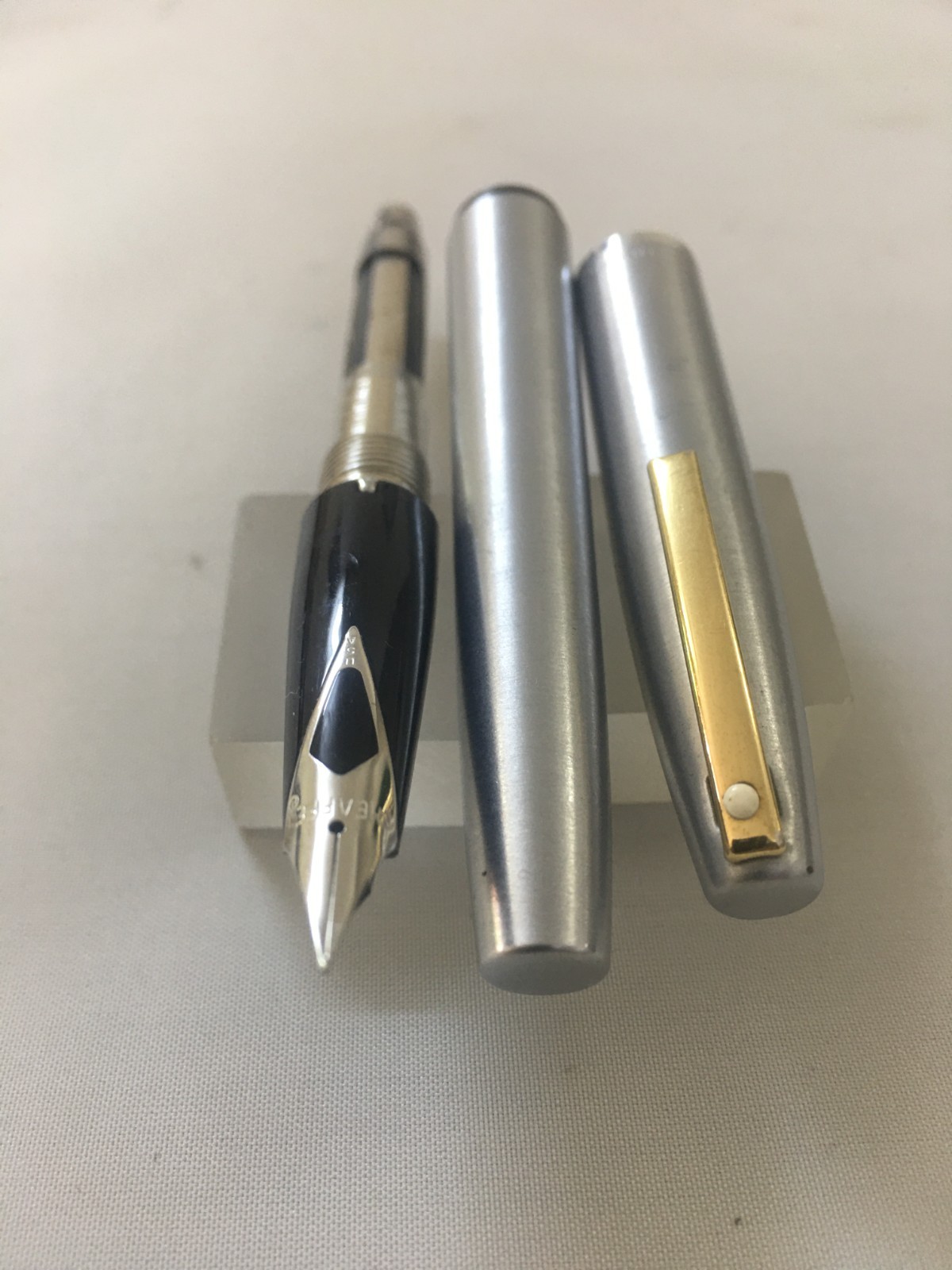 Sheaffer 444 Imperial Brush Steel GT FP Steel Fine nib+Converter+6 Cart Mint USA