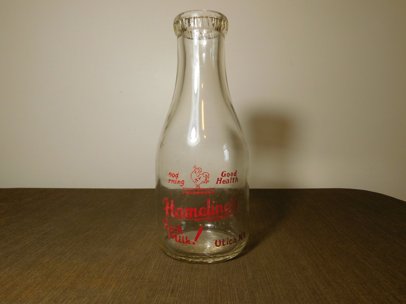 VINTAGE 1927 HAMELINE\'S DAIRIES UTICA NY 1 QUART MILK  BOTTLE