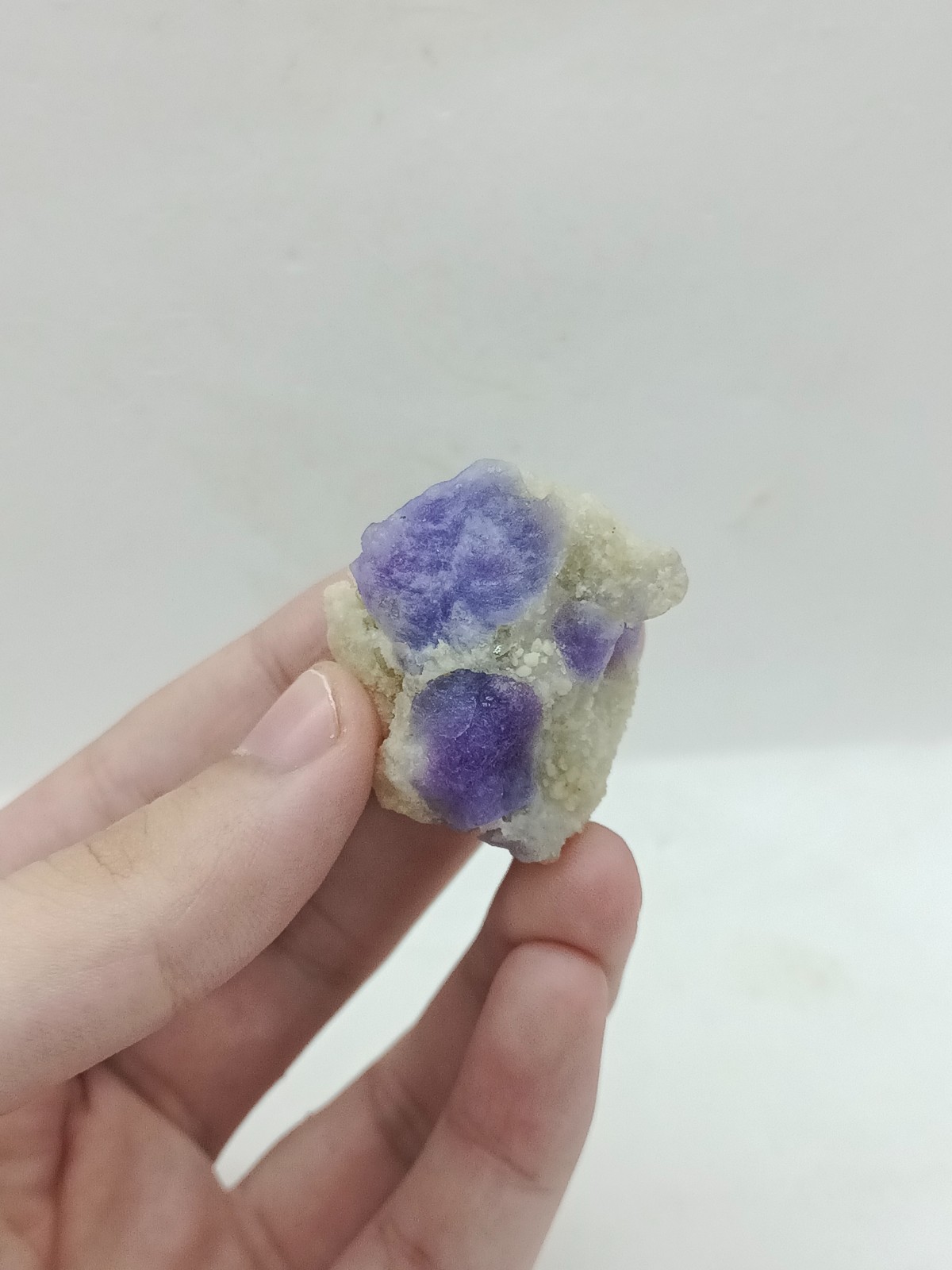 18g Rare Natural Stone Raw Hackmanite Crystal Mineral Specimen UV Reactive