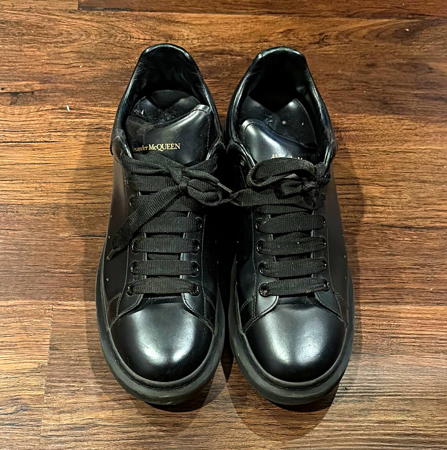Alexander McQueen Men’s Low Top Lace Up Sneakers Black Solid Logo