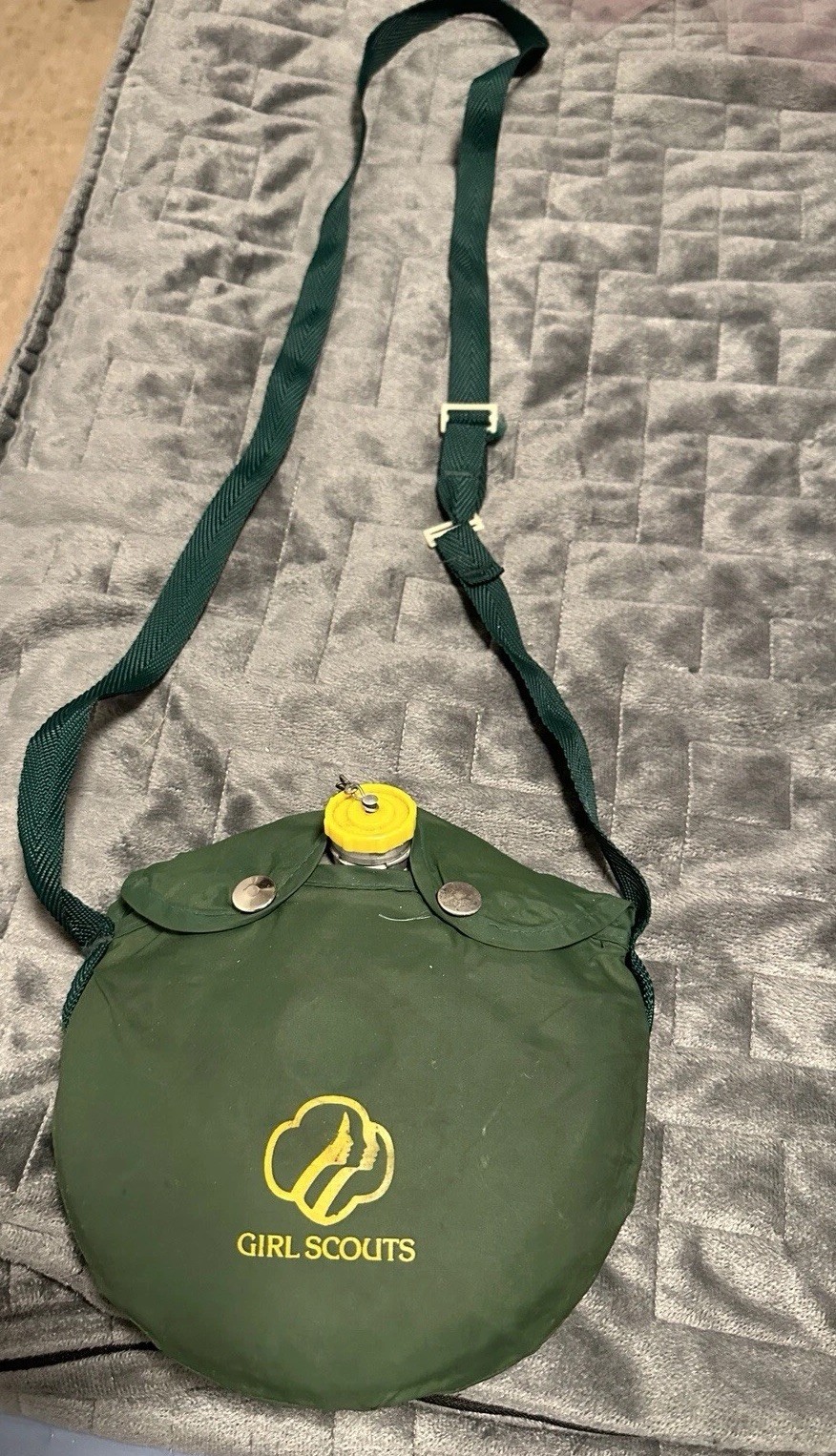 Vintage Girl Scouts Canteen With Original  Green Cover. 70’s