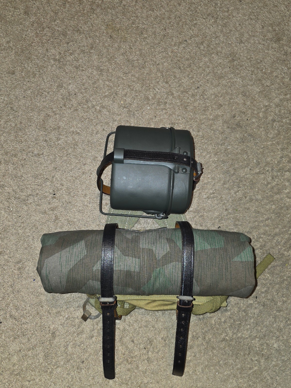 WW2 German reproduction A frame set, with mess, zeltbahn, and A frame bag. WW2 German reproduction A frame set, with mess, zeltbahn, and A frame bag.