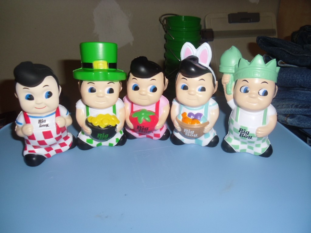 SET OF 5 BIG BOY RESTAURANTS SQUISHIES