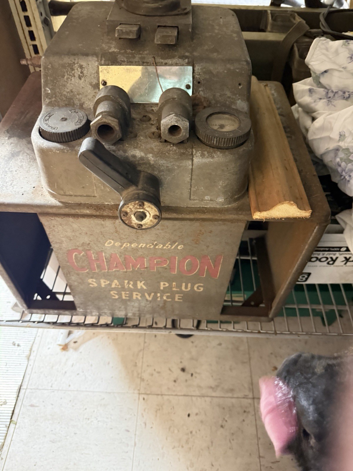 VINTAGE 1940s CHAMPION SPARK PLUG CLEANER AND TESTER ~ NICE RESTORATION PROJECT