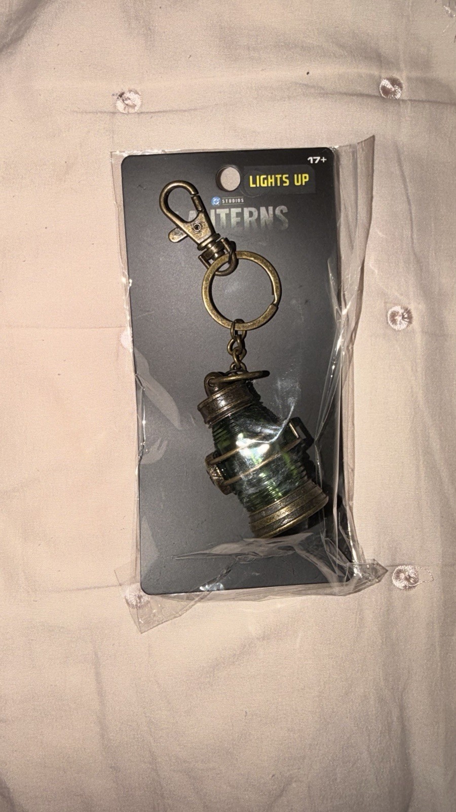 NYCC 2026 DC Lanterns Light Up Keychain Exclusive Green Lantern Studios Comics NYCC 2026 DC Lanterns Light Up Keychain Exclusive Green Lantern Studios Comics