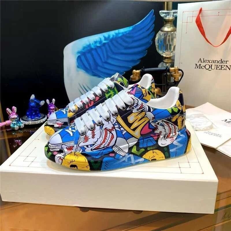 New Men\'s Alexander McQueen Oversized Graffiti Print Sneakers