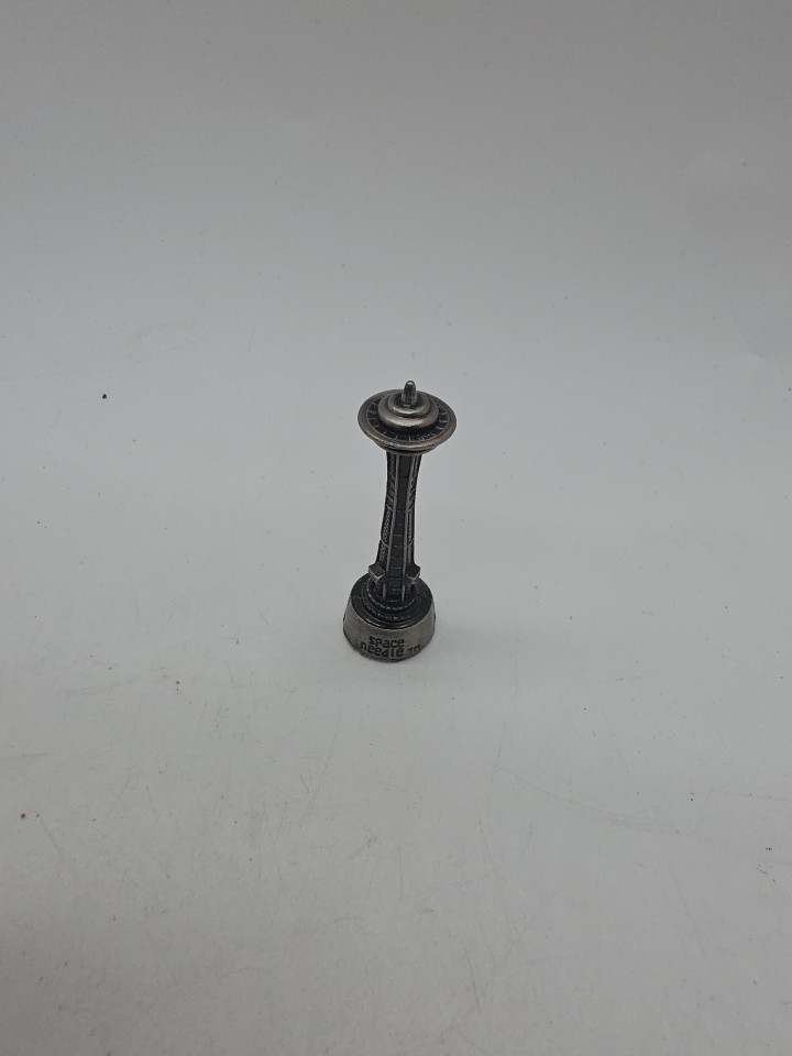 Vintage Seattle Space Needle Souvenir Building Pewter Tourist Charm New 