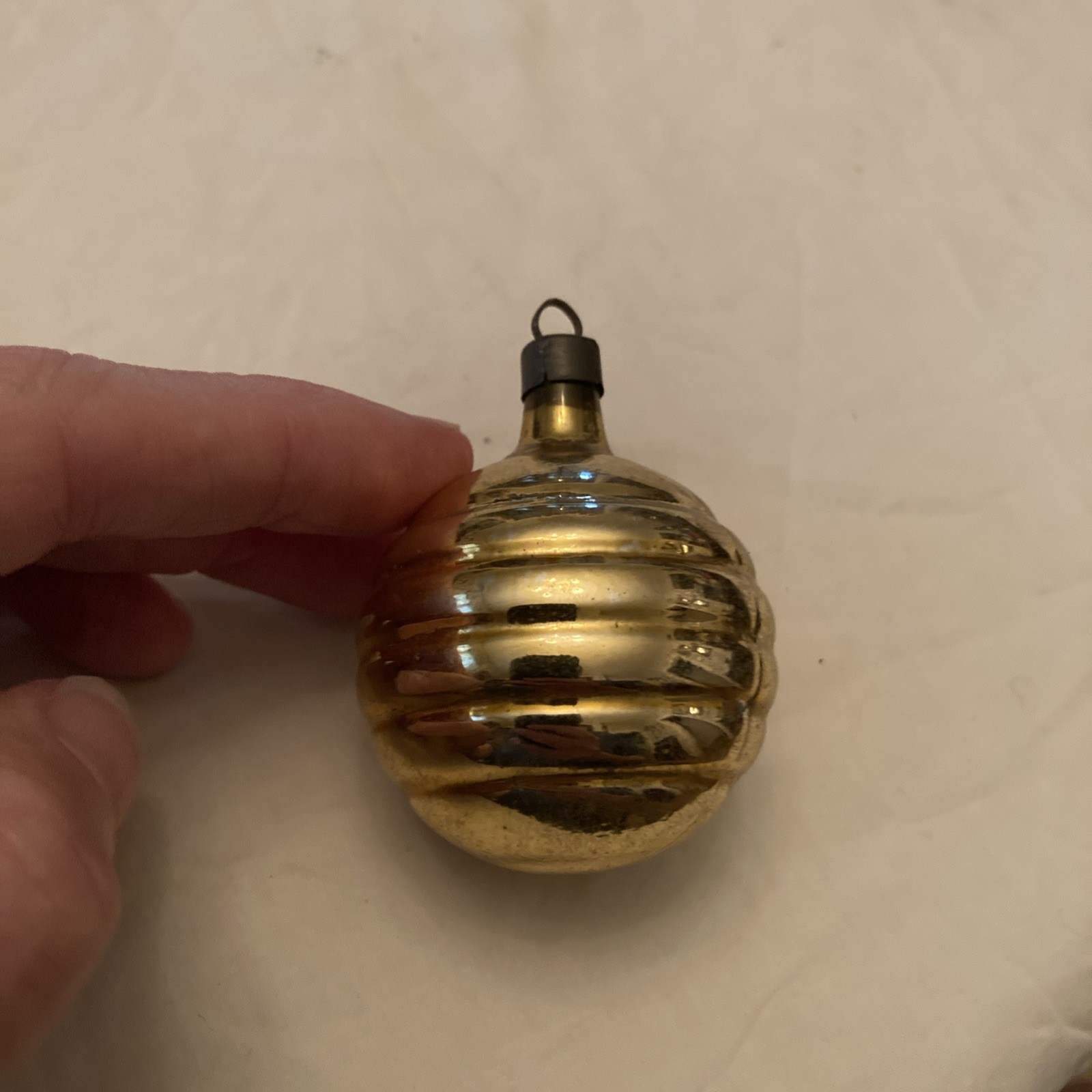 Vintage Pre WWII Premier Ribbed Ball Xmas Ornament Gold