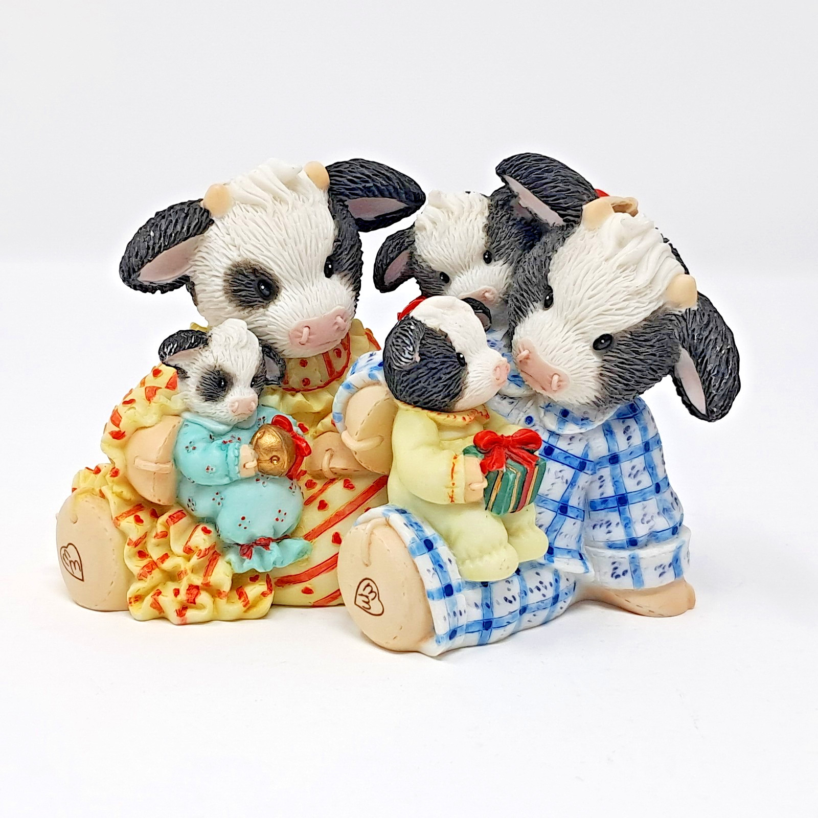 Marys Moo Moos 2004 The Greatest Gift is Fam-Moo-ly resin figurine