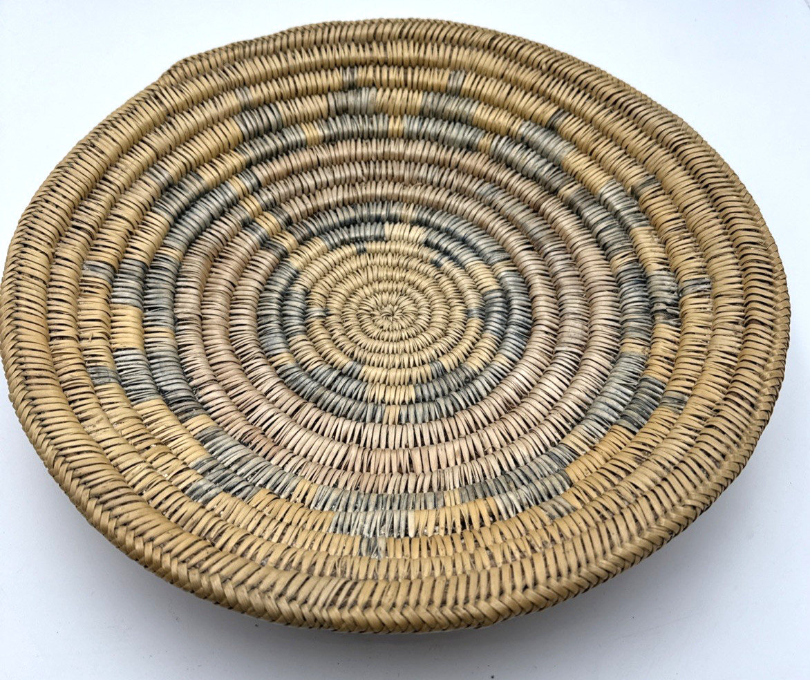 Vintage Antique Navajo Wedding / Ceremonial Basketry Tray 14 1/4