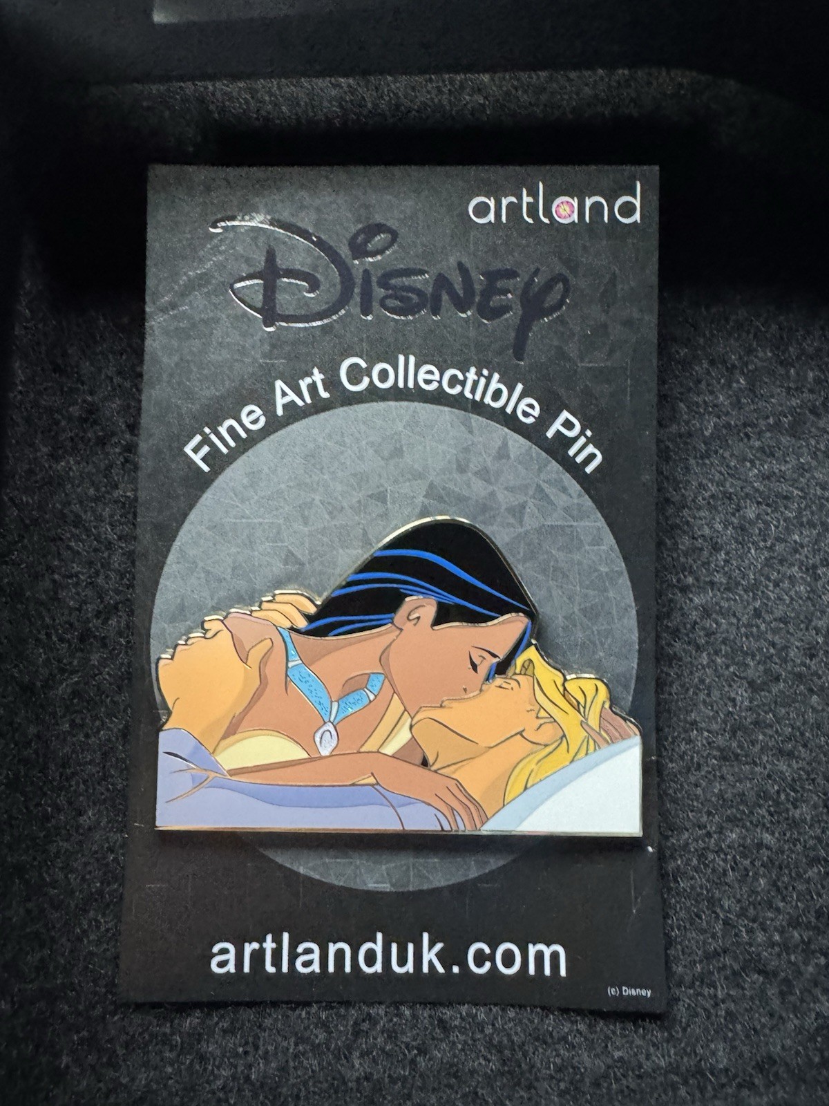 NEW Disney Artland Pocahontas Kiss AP LE 200 Pin