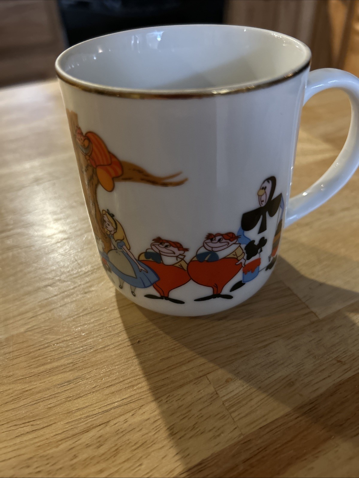 Tokyo Disneyland Alice In Wonderland Porcelain Mug Cup Gold Trim Japan No Box