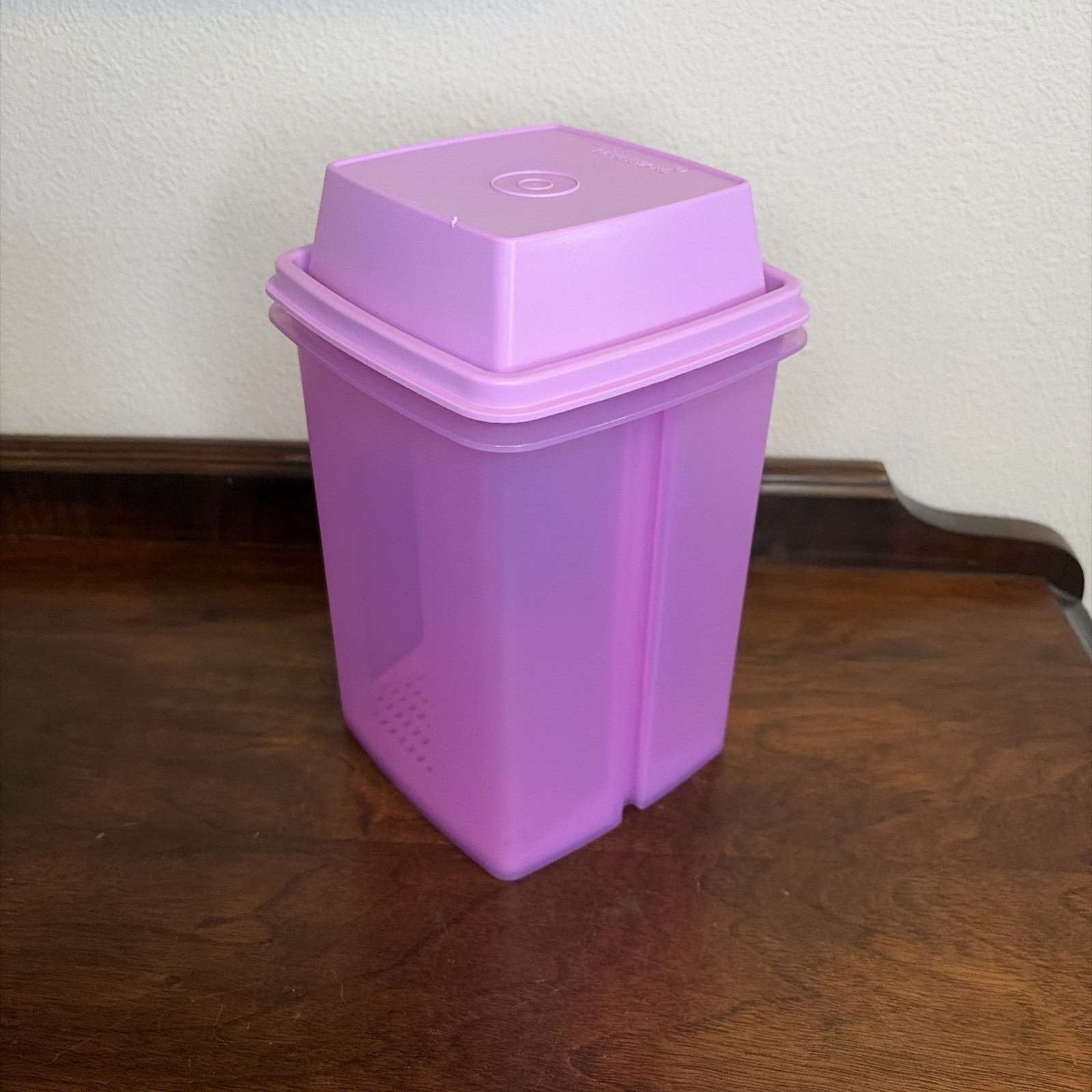 Tupperware Large 2 Qt Pick-A-Deli Pickle Keeper Purple 1560-4