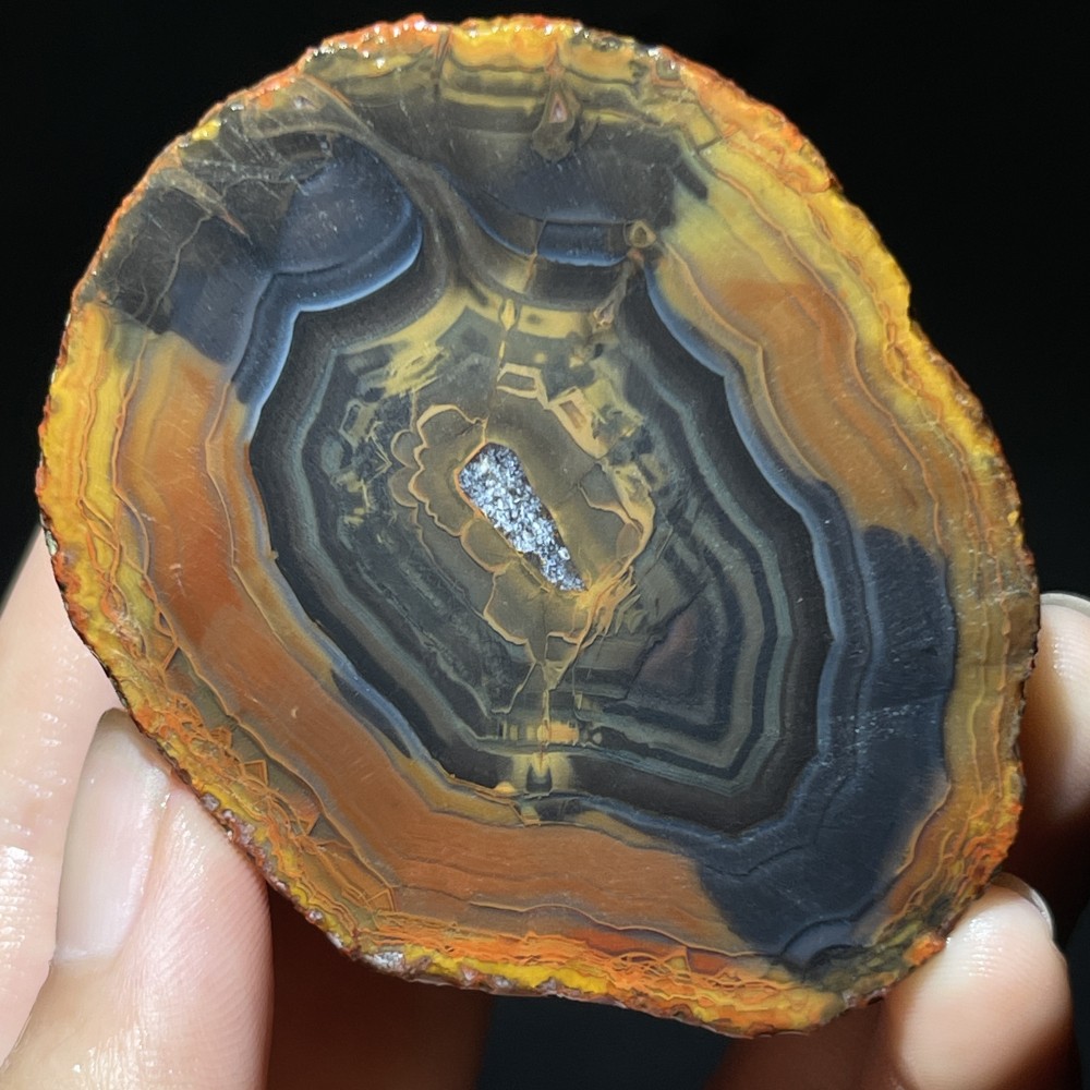Natural half Rough Chinese Agate crystal geode Achat Nodule Hebei 110g A047