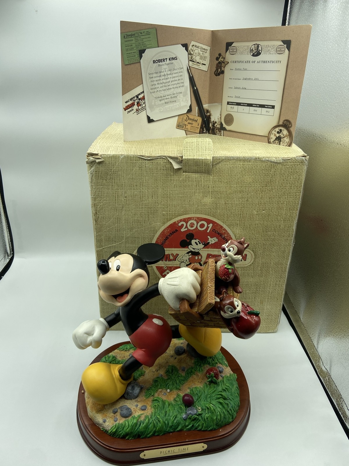 Disney Mickey Mouse Picnic Time Figurine Chip Dale Box Disneyland 2001 Limited
