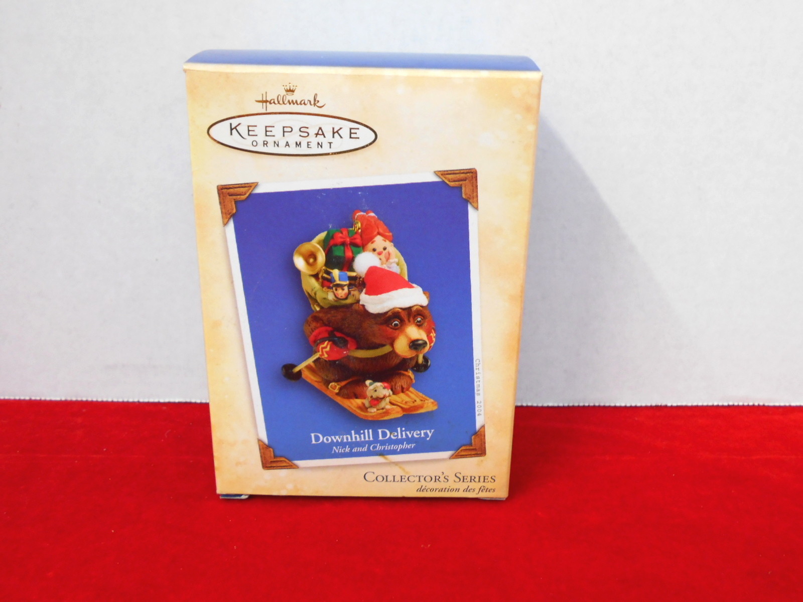 HALLMARK KEEPSAKE CHRISTMAS ORNAMENT 
