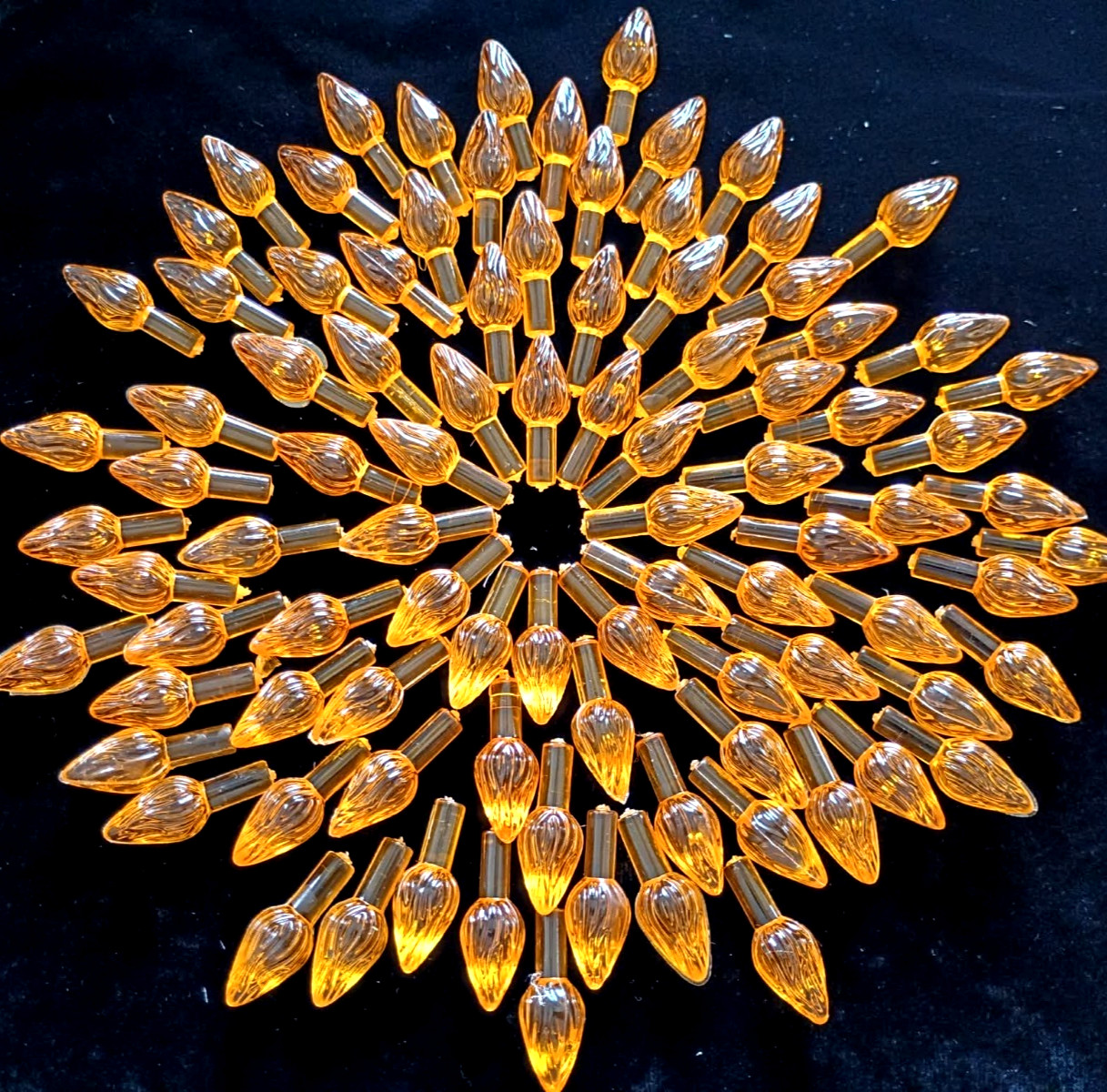 100 Medium Golden Twist Bulbs Pegs for Ceramic Christmas Tree Lights