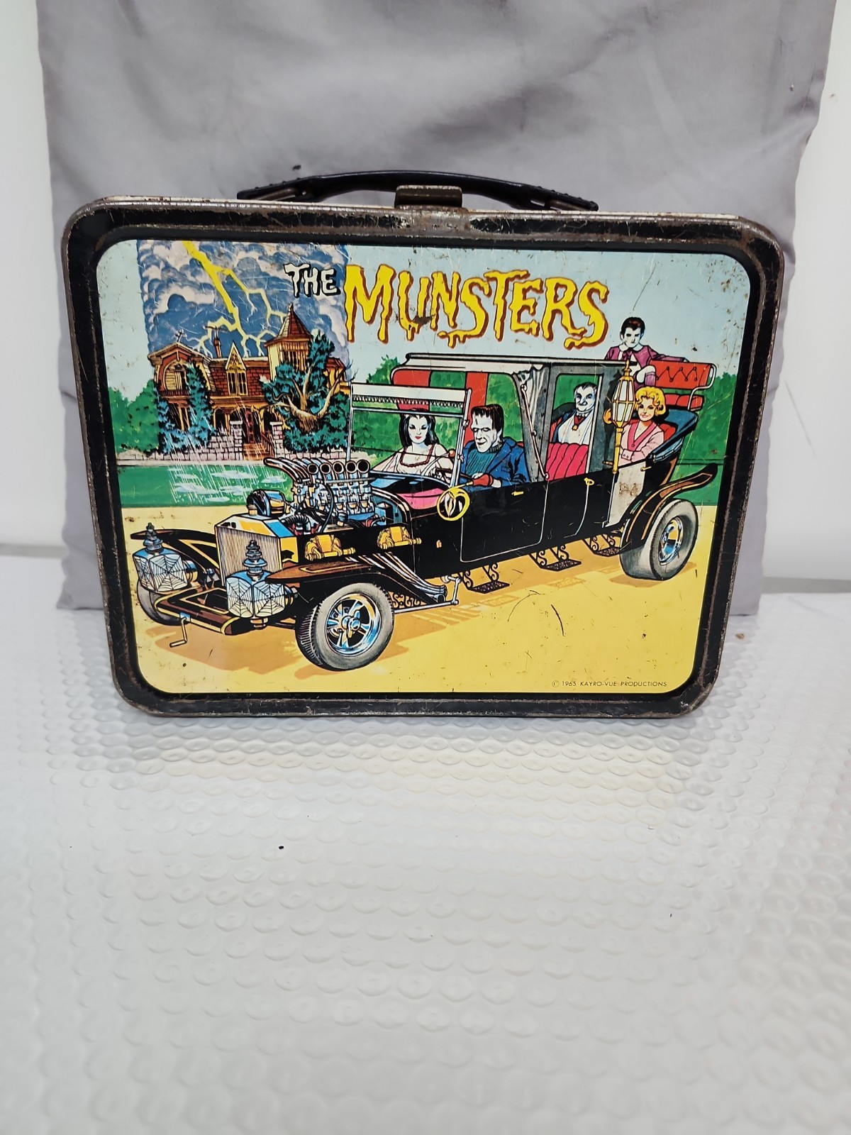 1965 VINTAGE ‘THE  MUNSTERS’ LUNCHBOX w/ THERMOS