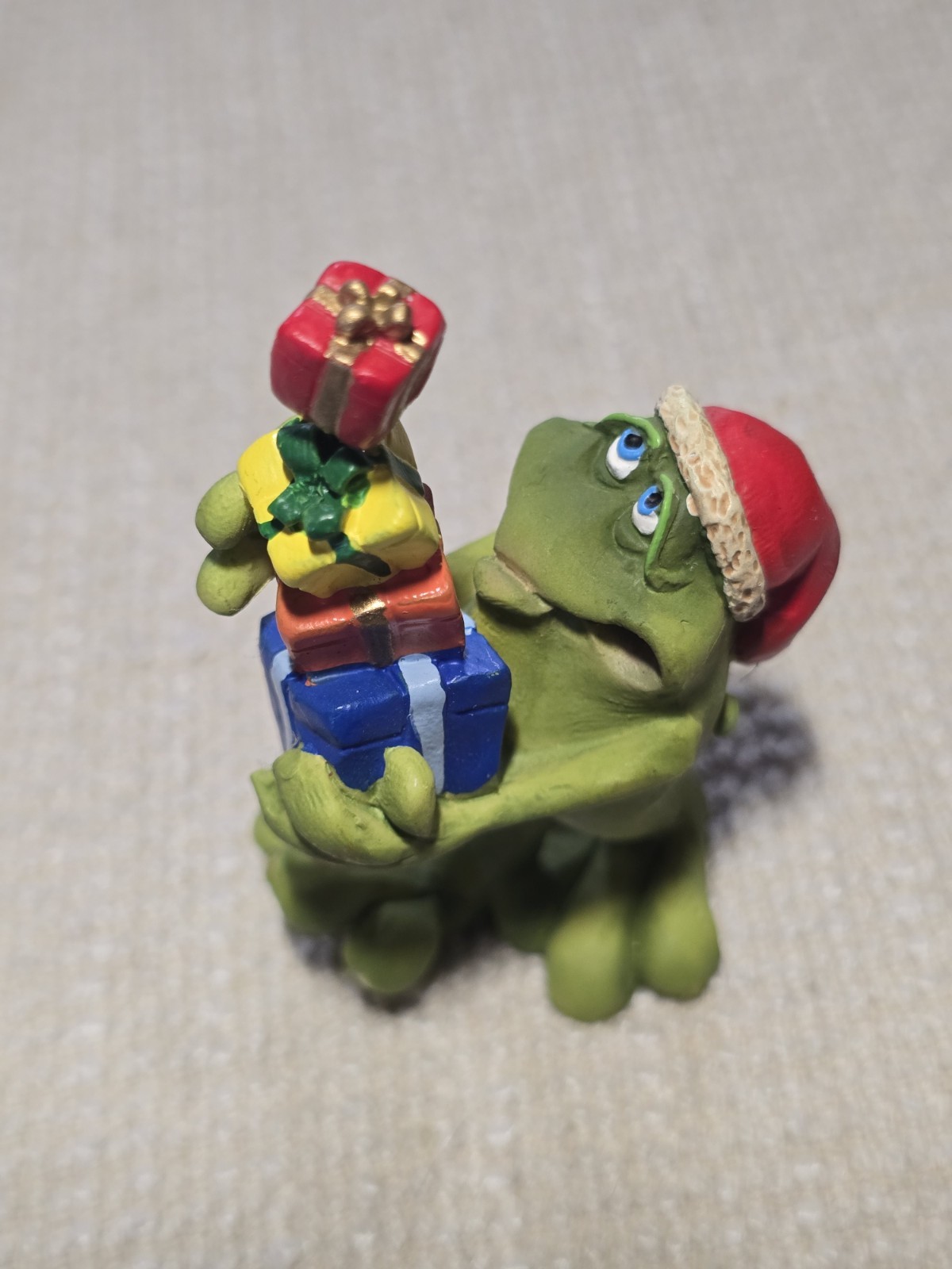 Vintage Russ Berrie Christmas Frog Figurine-\