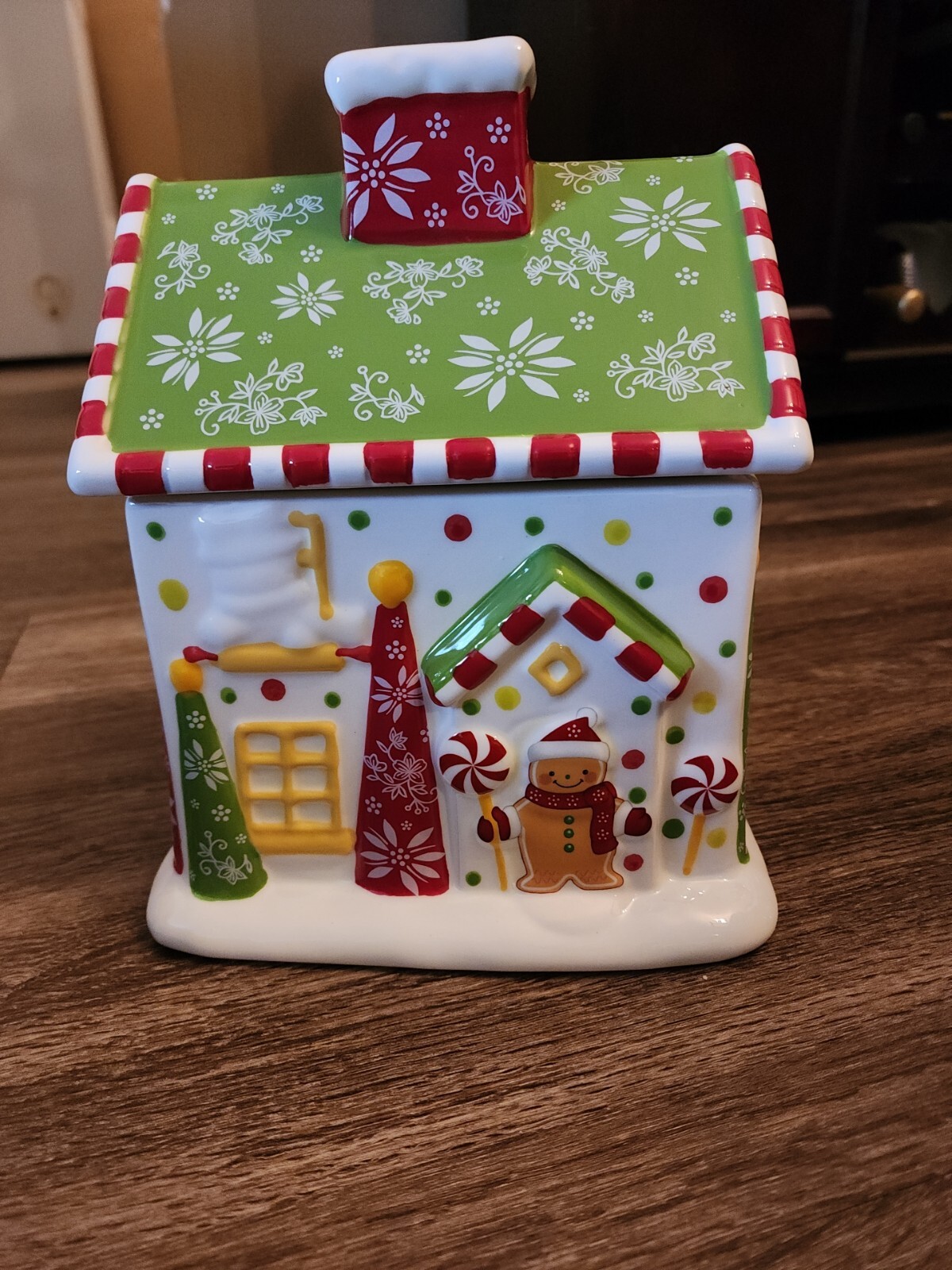 Temp-tations Gingerbread House Cookie Jar Christmas Snowman New Table Whimsy