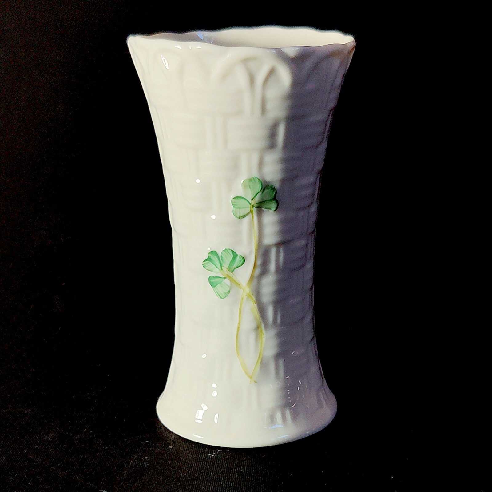 BELLEEK PORCELAIN SHAMROCK COLLEEN VASE, 4 1/4\