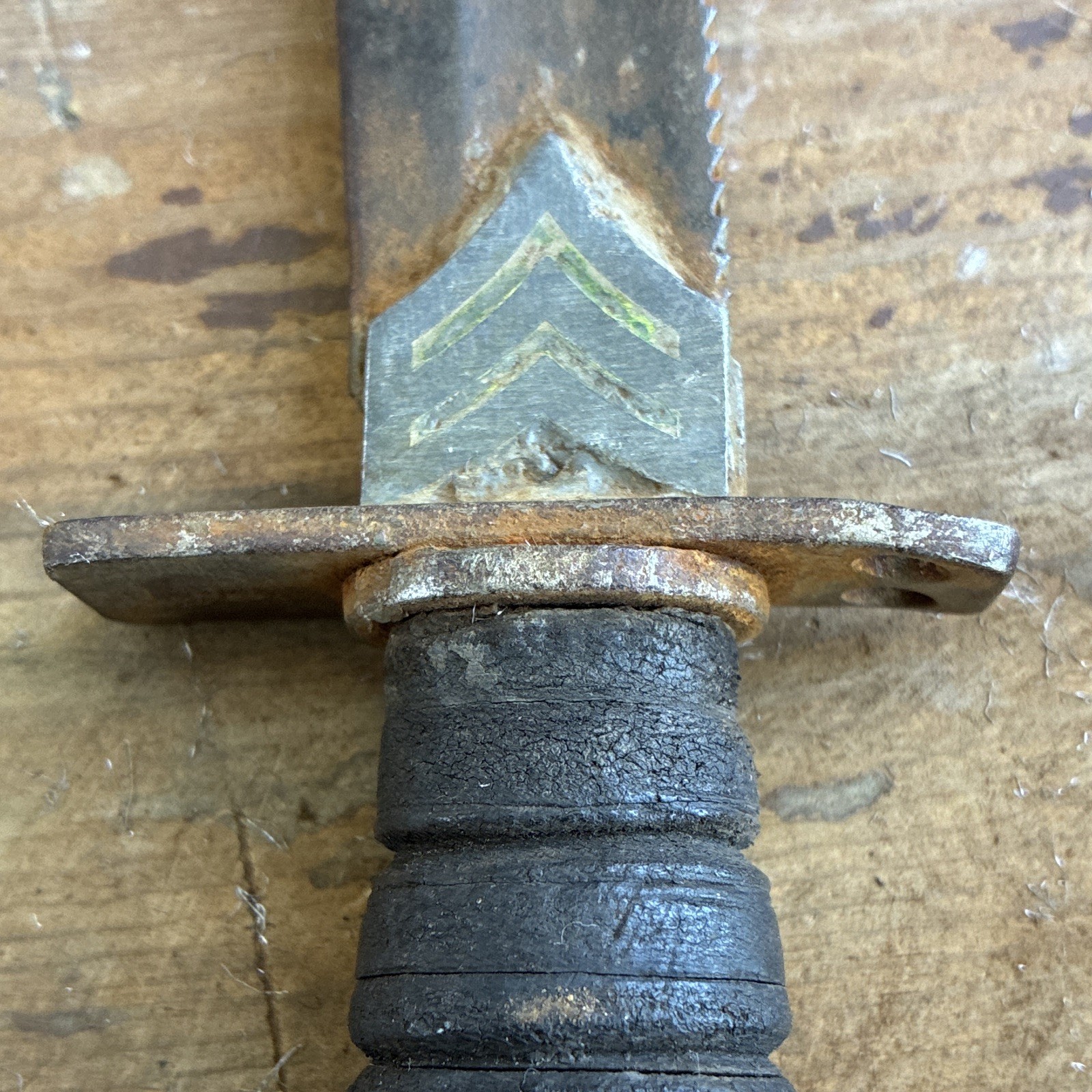 VINTAGE 1960s FIGHTING survival KNIFE TRENCH ART THEATER 