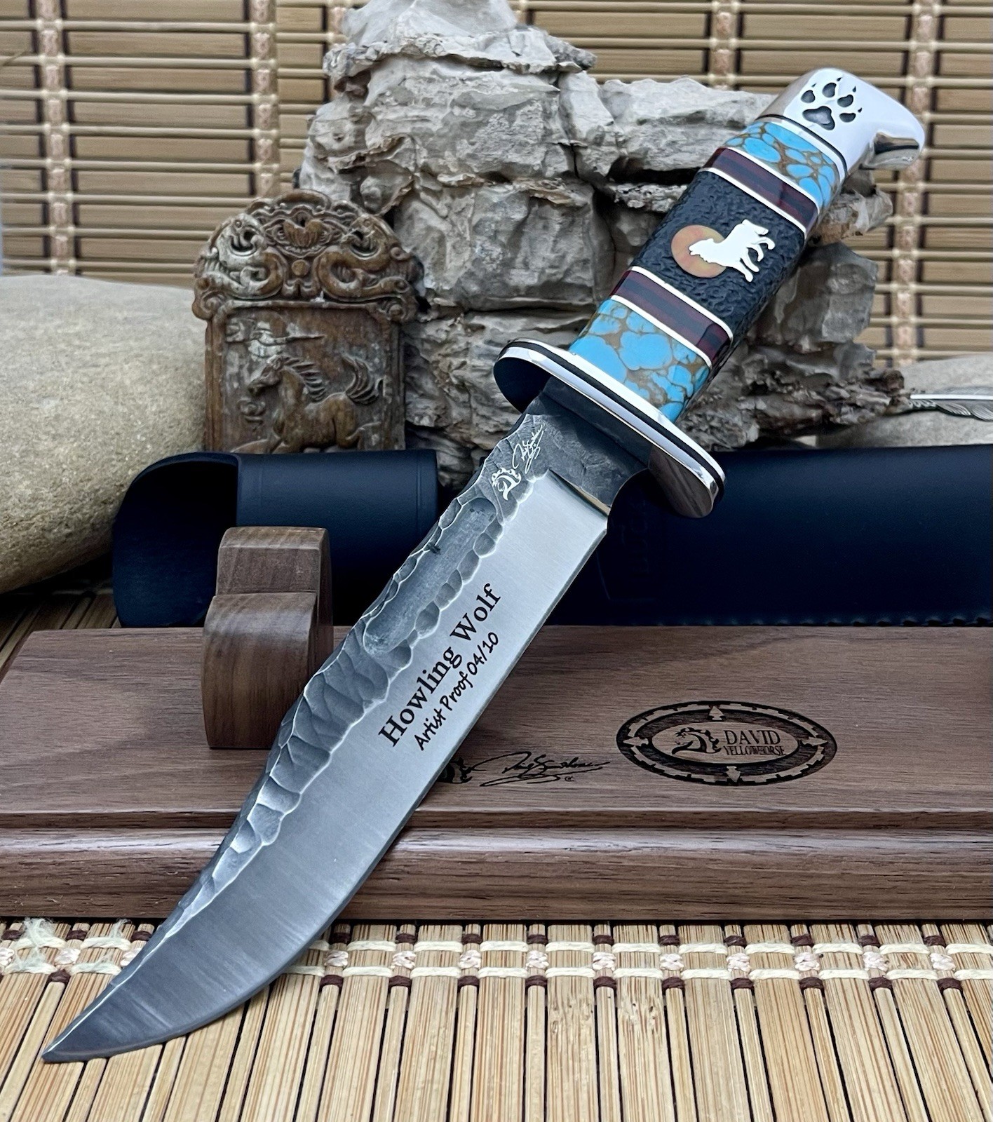 Buck 119 David Yellowhorse Howling Wolf #04 Artist Proof Chip Flint Hunter Knife