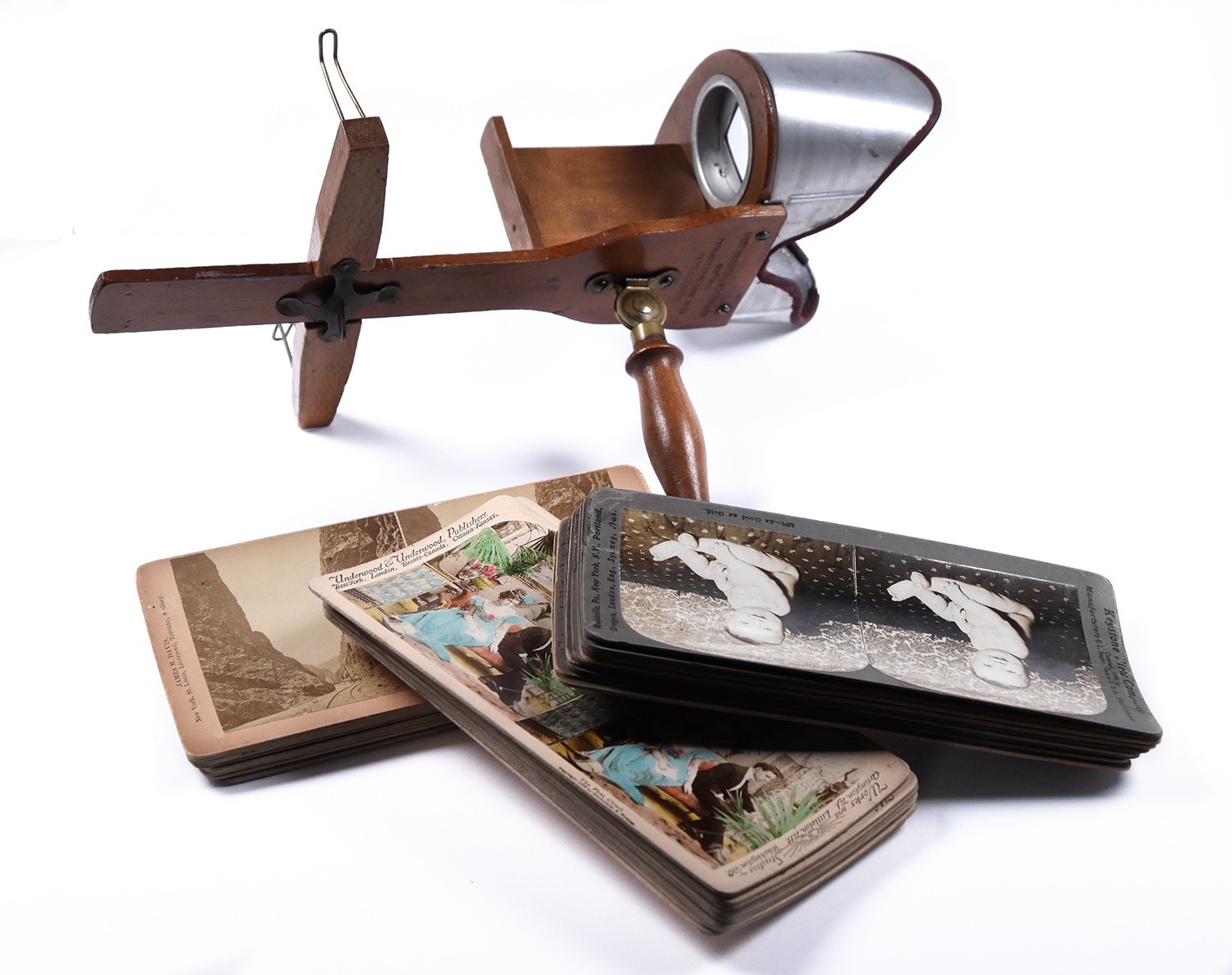 c1902 Antique Underwood & Underwood Stereoscope Viewer with 30 Stereoview Cards