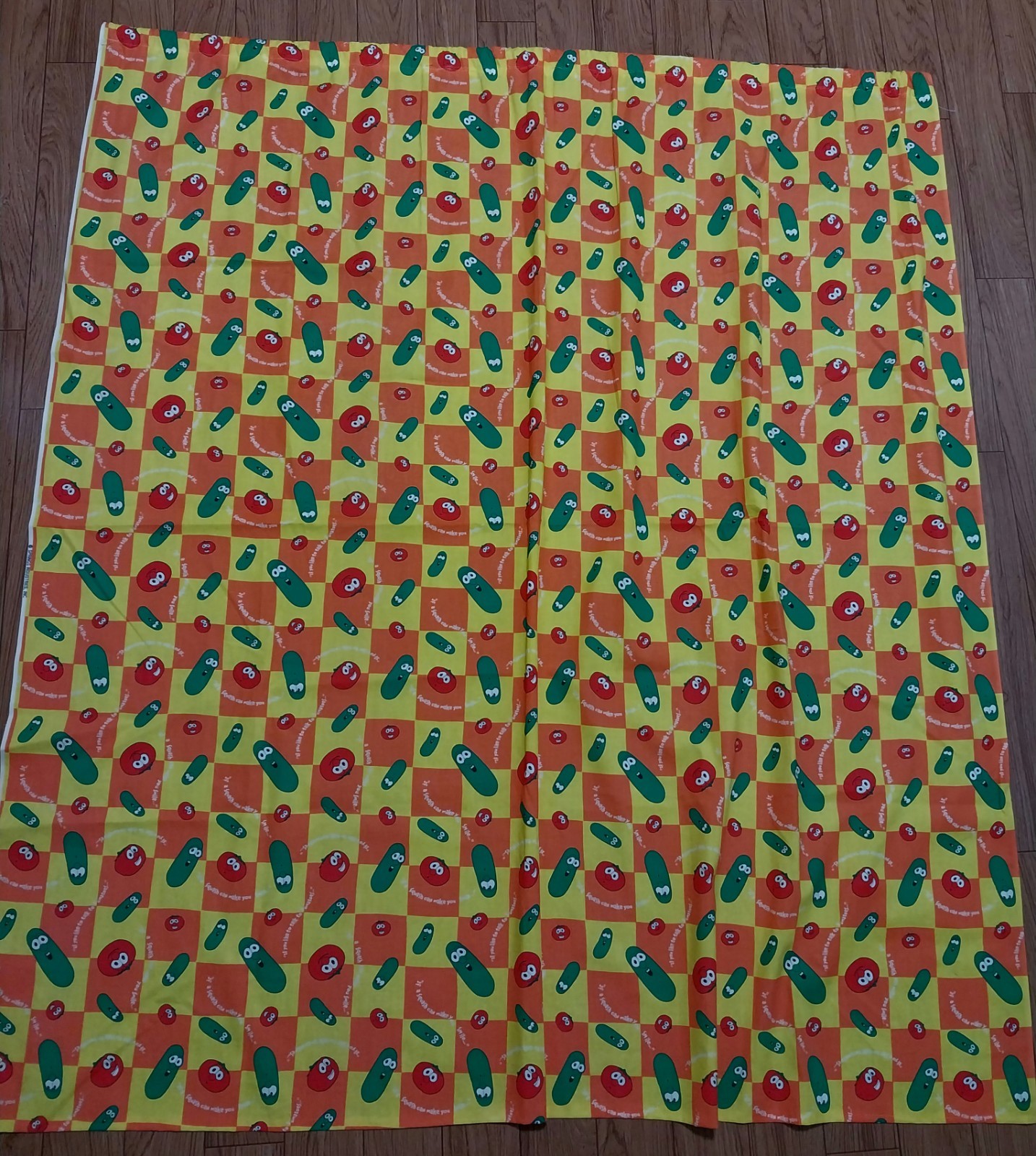 VTG VeggieTales fabric panel curtain Bob the tomato Larry cucumber 45