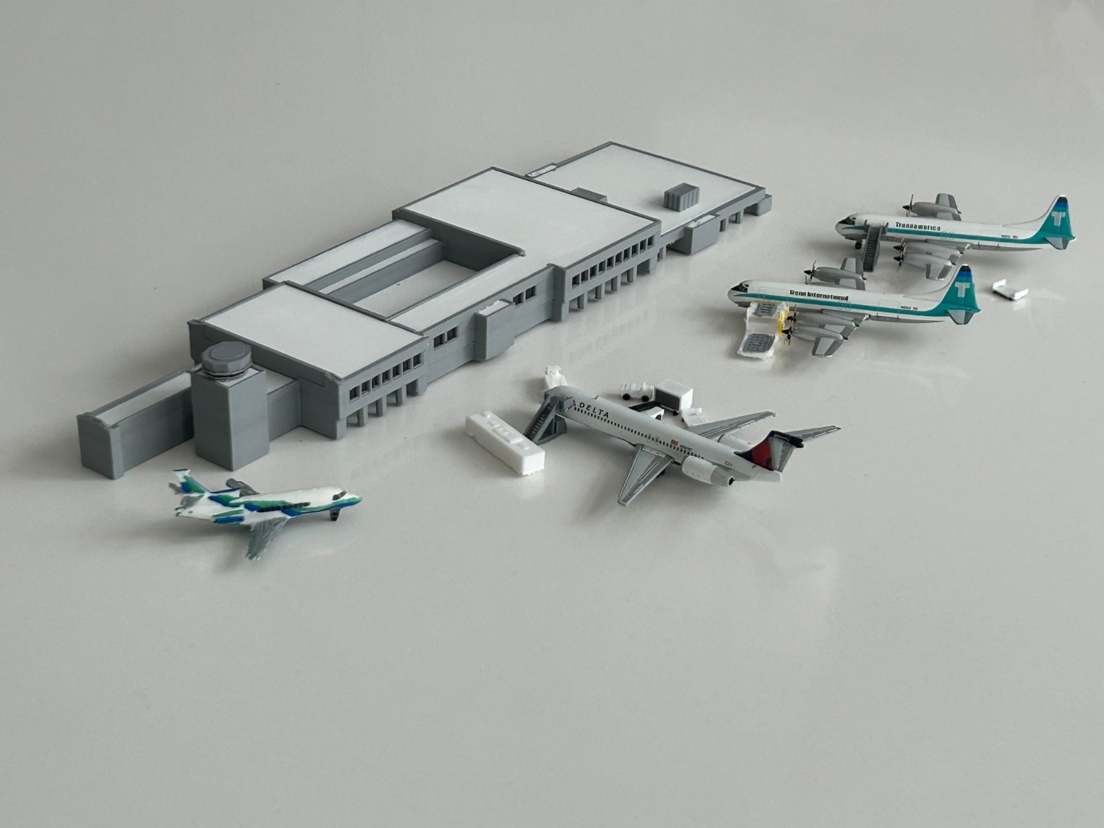 1:400 Scale Regional Model Airport Terminal - 1:400 Scale Model Airport Diorama