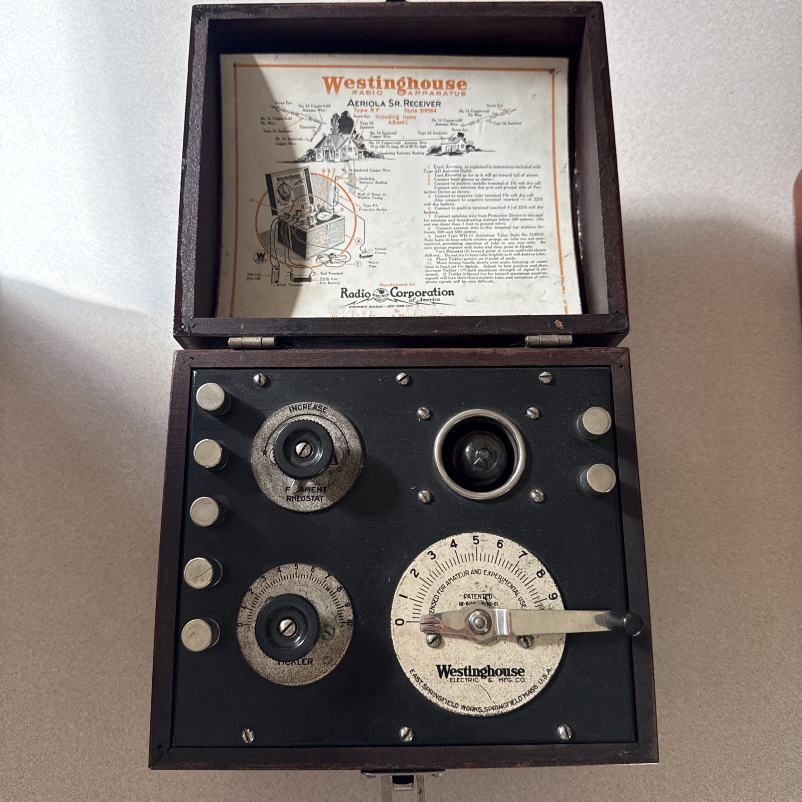 Antique 1920's Westinghouse Aeriola Sr. AM Radio Receiver With Bulb