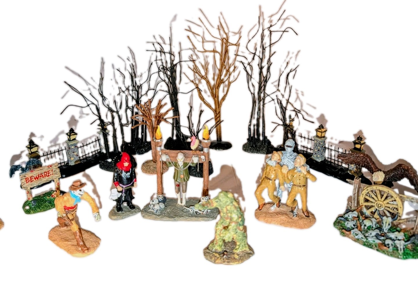 Vtg Lemax Spooky Town Village Swamp Monster Mummy Gunfighter Tortured Soul Trees