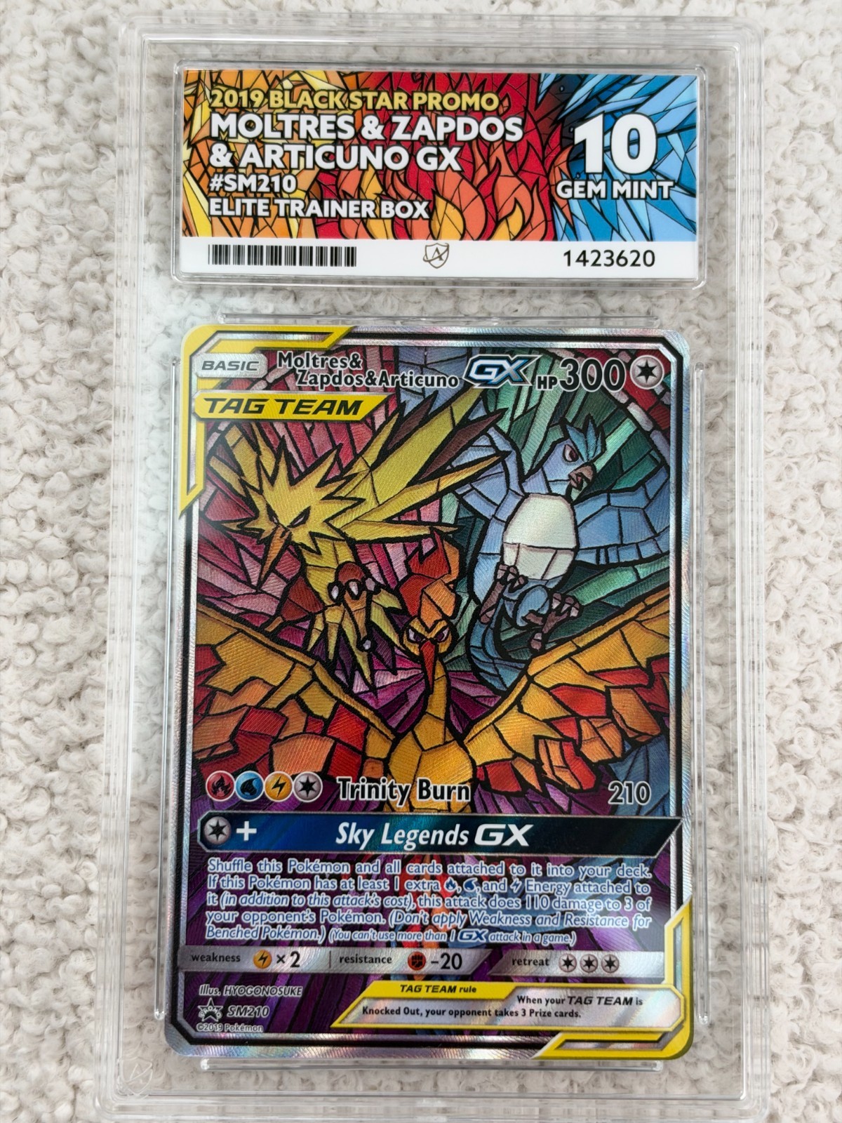 Pokémon TCG Sun & Moon Promo - Moltres, Zapdos & Articuno Tag Team - ACE 10