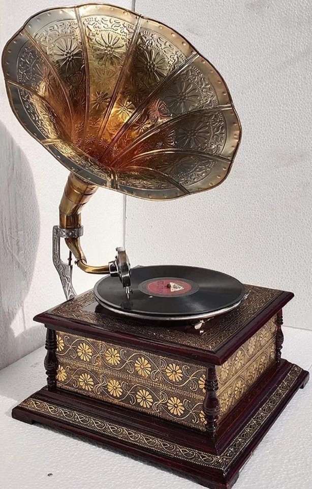 Antique Gramophone, Fully Working Phonograph, Win Up Record Player