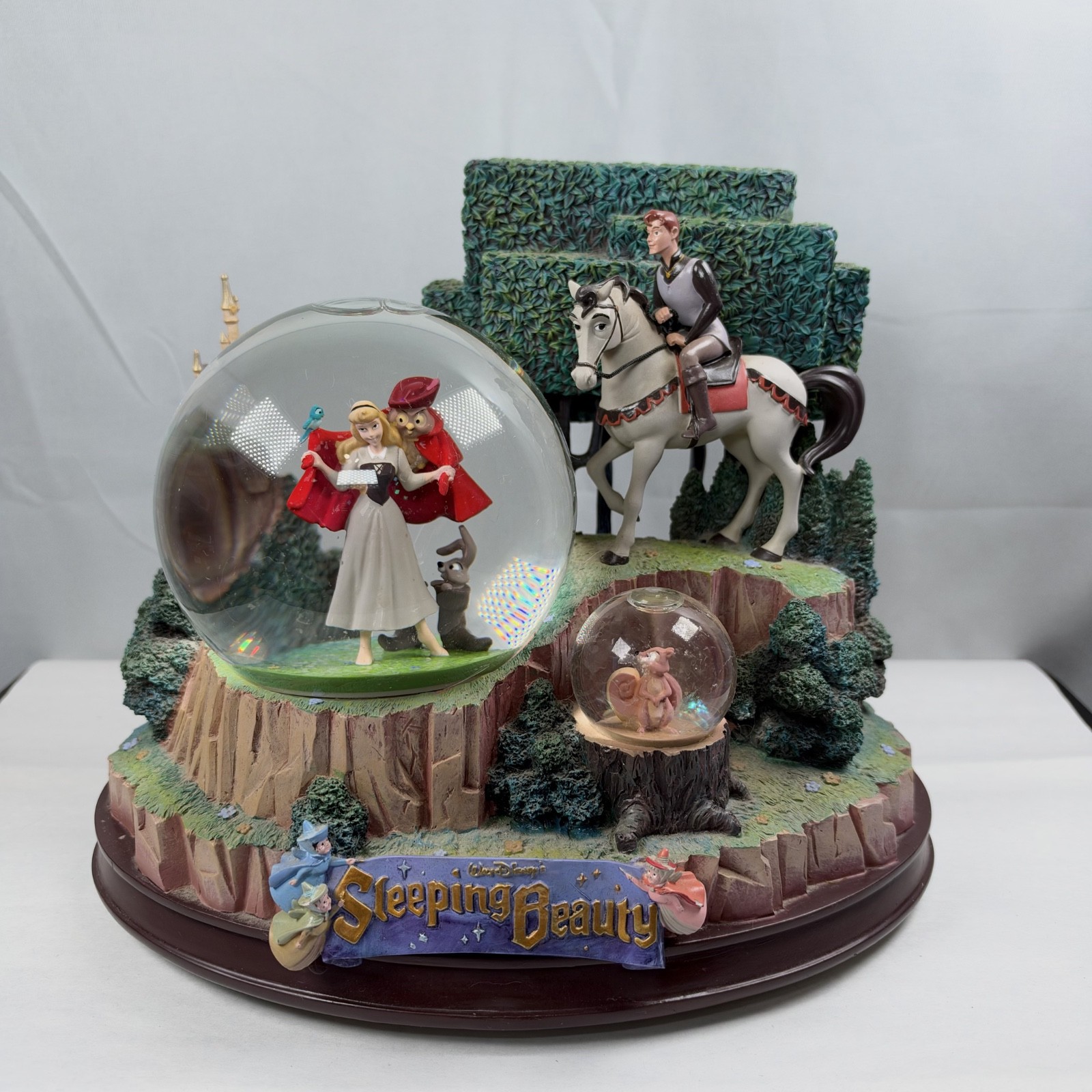 Disney Sleeping Beauty Snow Globe \'Once Upon A Dream\' Music Box With Rotation