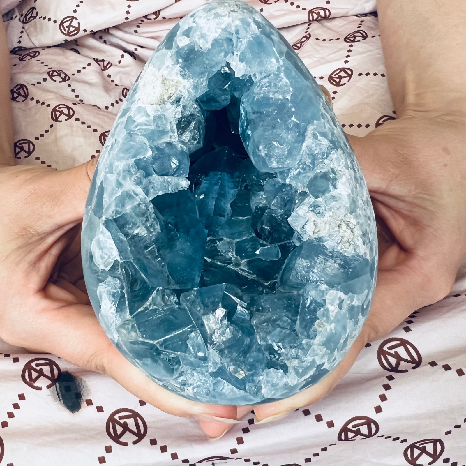 3.74LBNatural and beautiful blue lapis lazuli crystal cave mineral specimens