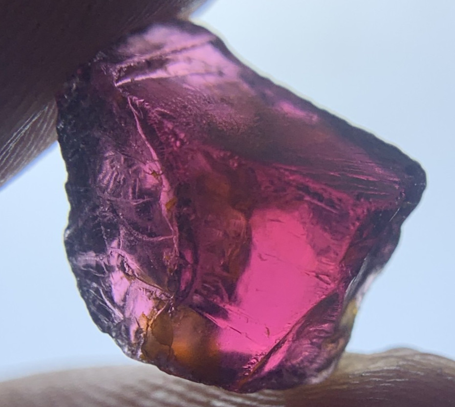 With Video 9 Carats  Red Rhodolite Garnet Amazing Facet Grade Rough @Tanzania