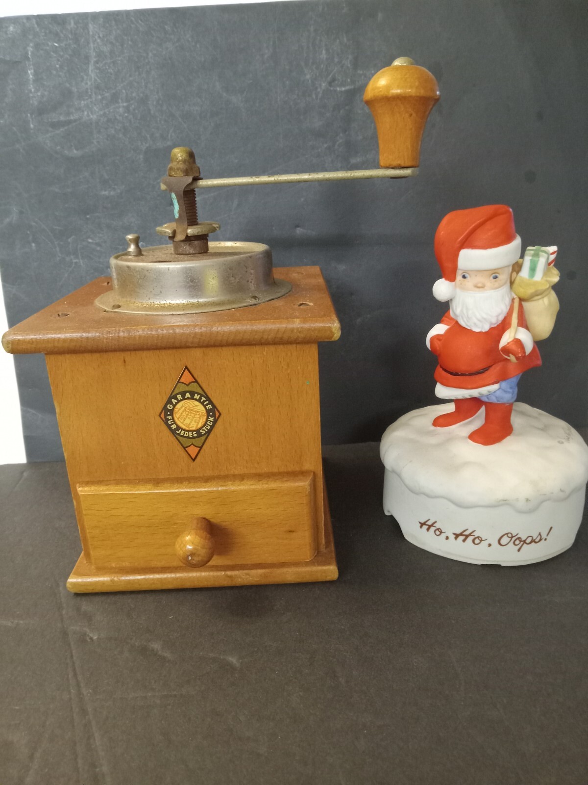Vtg German Garantie Fur Jedes Stuck, Coffee Grinder.