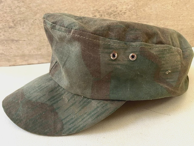 WW2 German Army Splinter Camo Forage Cap. WW2 German Army Splinter Camo Forage Cap.